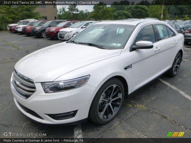 Front 3/4 View of 2015 Taurus SEL AWD