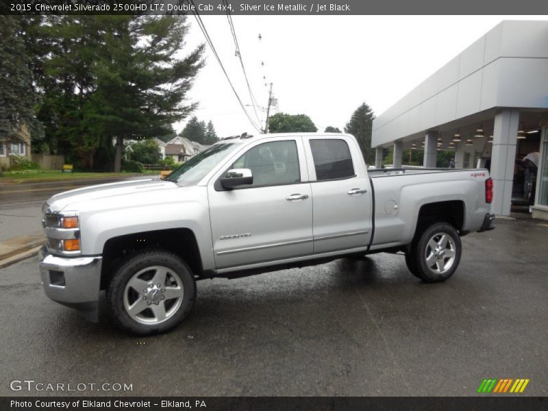 Front 3/4 View of 2015 Silverado 2500HD LTZ Double Cab 4x4