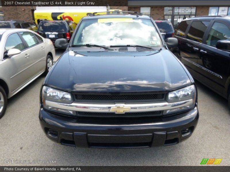Black / Light Gray 2007 Chevrolet TrailBlazer LS 4x4