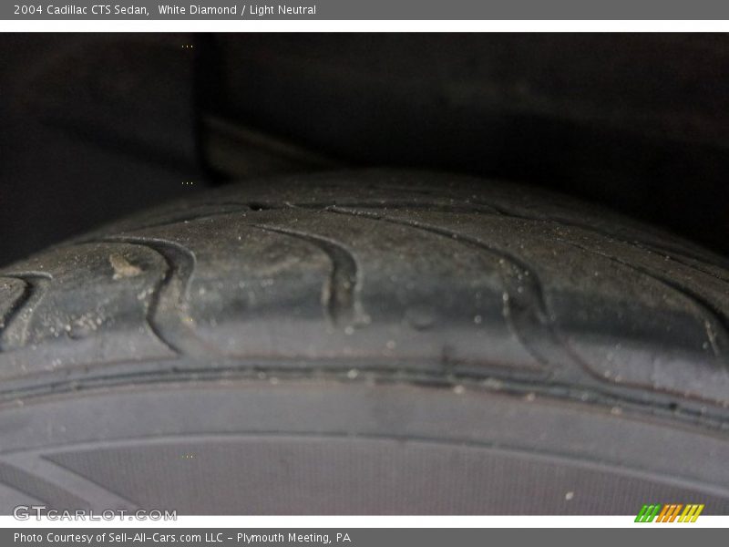 White Diamond / Light Neutral 2004 Cadillac CTS Sedan