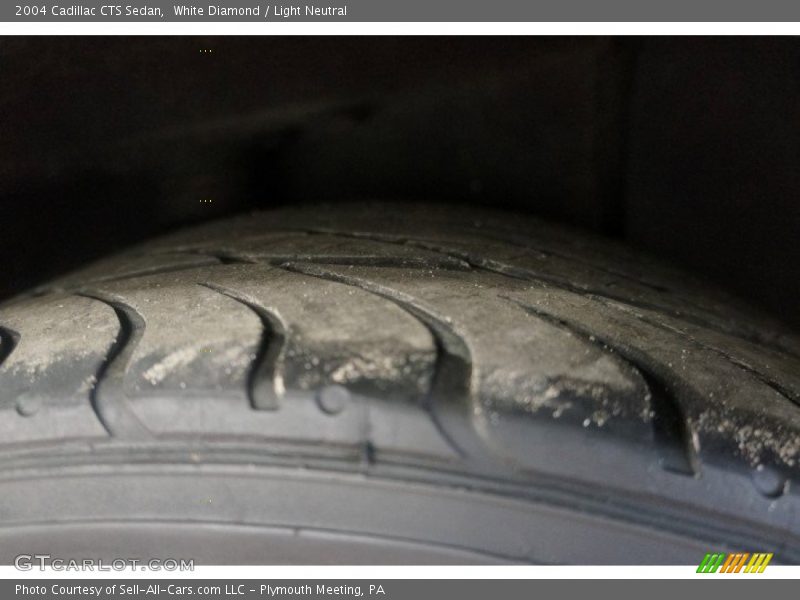 White Diamond / Light Neutral 2004 Cadillac CTS Sedan