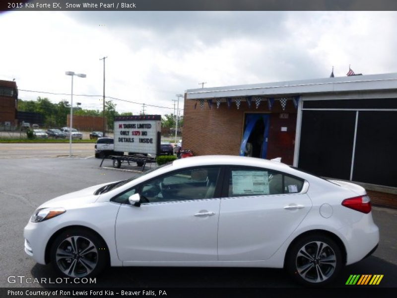 Snow White Pearl / Black 2015 Kia Forte EX