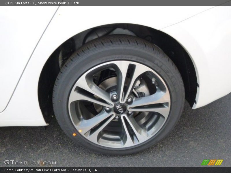 Snow White Pearl / Black 2015 Kia Forte EX