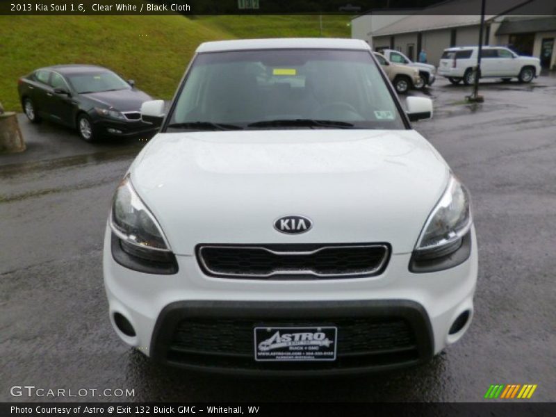 Clear White / Black Cloth 2013 Kia Soul 1.6