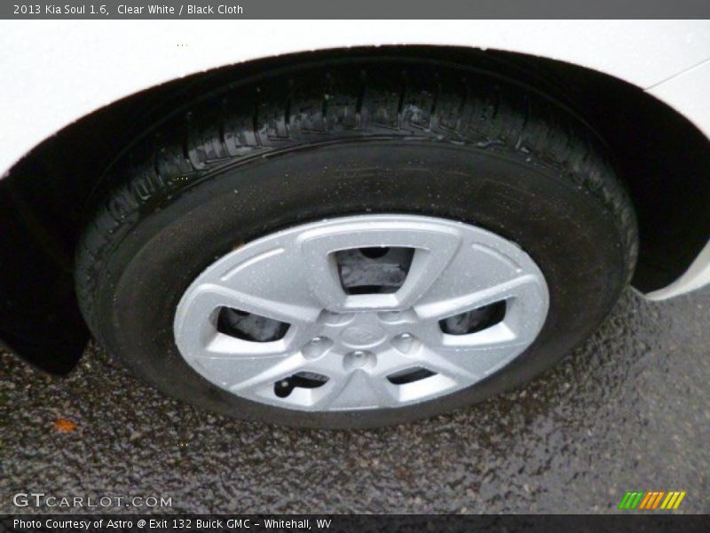 Clear White / Black Cloth 2013 Kia Soul 1.6