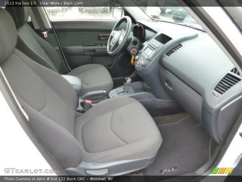 Clear White / Black Cloth 2013 Kia Soul 1.6