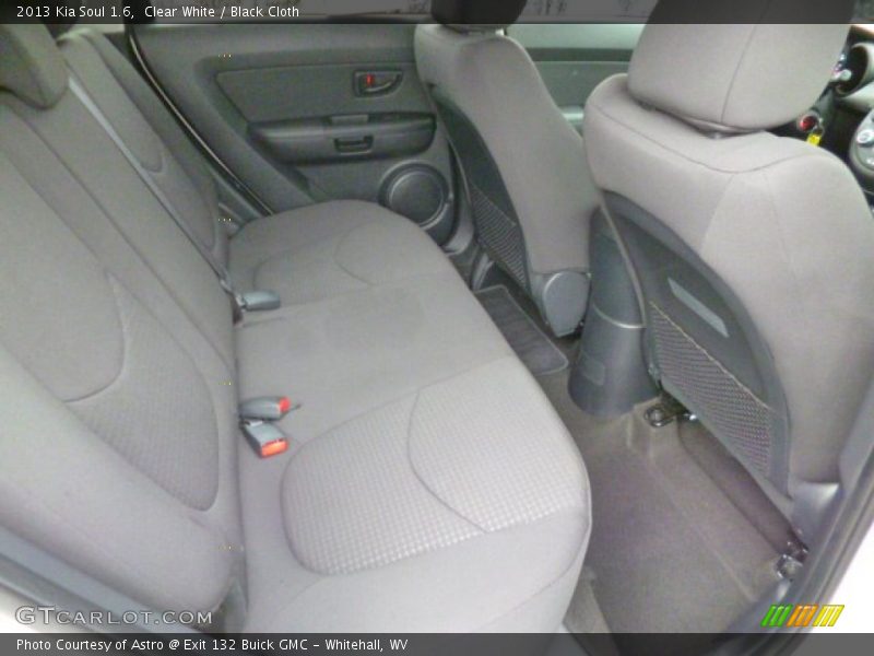 Clear White / Black Cloth 2013 Kia Soul 1.6