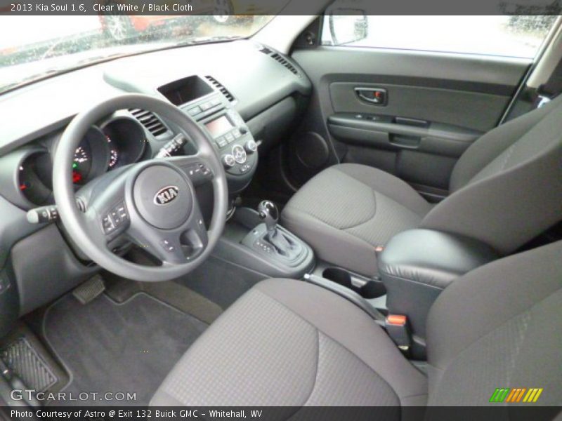 Clear White / Black Cloth 2013 Kia Soul 1.6