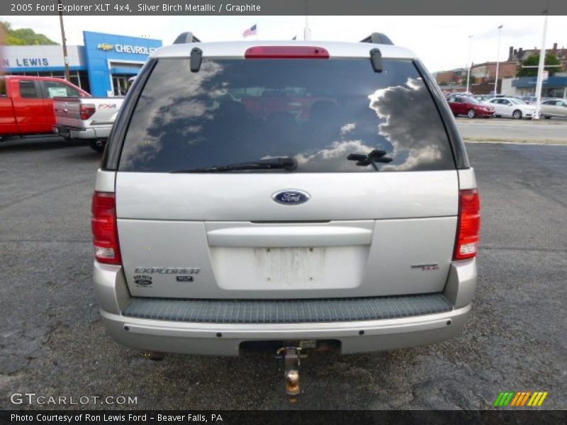 Silver Birch Metallic / Graphite 2005 Ford Explorer XLT 4x4
