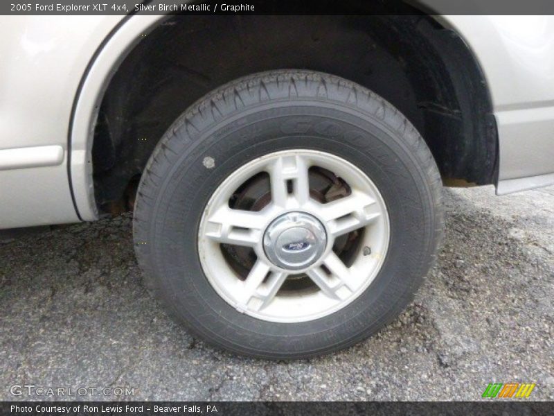 Silver Birch Metallic / Graphite 2005 Ford Explorer XLT 4x4