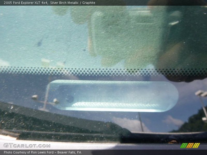 Silver Birch Metallic / Graphite 2005 Ford Explorer XLT 4x4