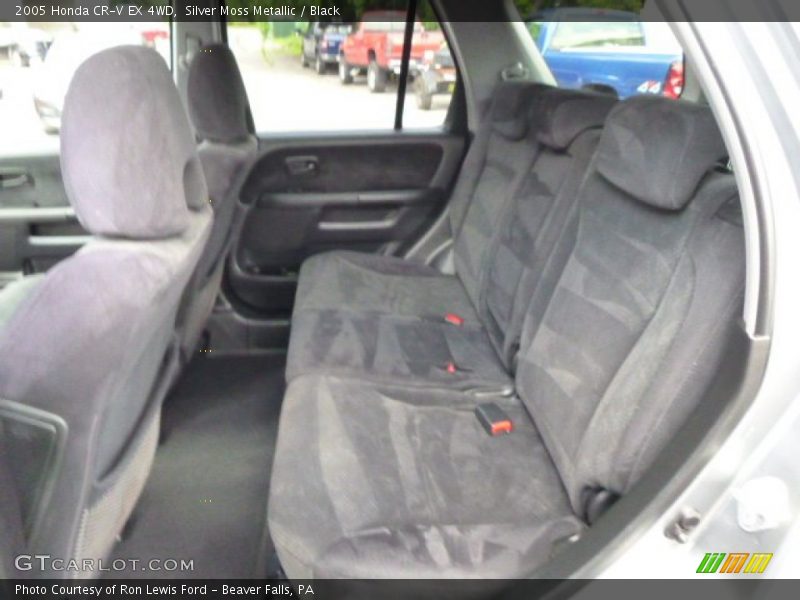Rear Seat of 2005 CR-V EX 4WD