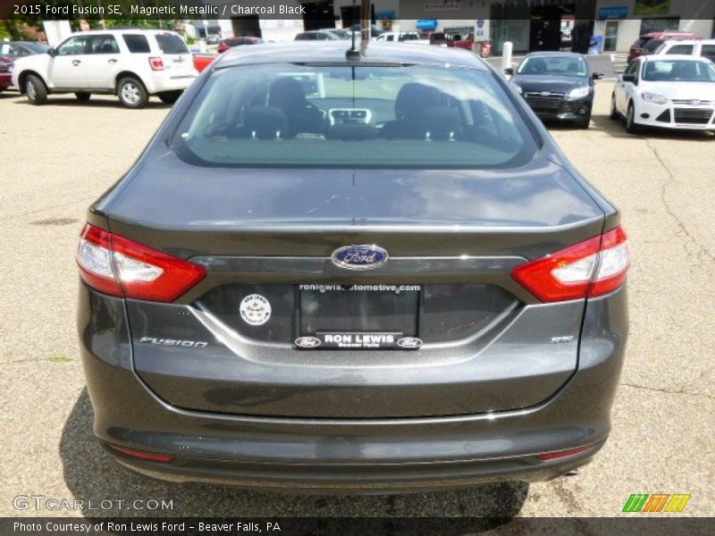Magnetic Metallic / Charcoal Black 2015 Ford Fusion SE