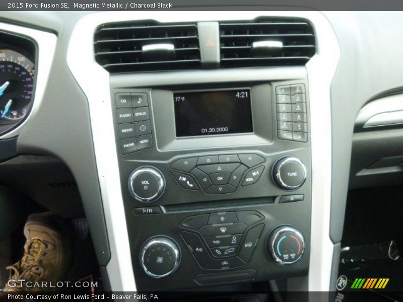 Magnetic Metallic / Charcoal Black 2015 Ford Fusion SE