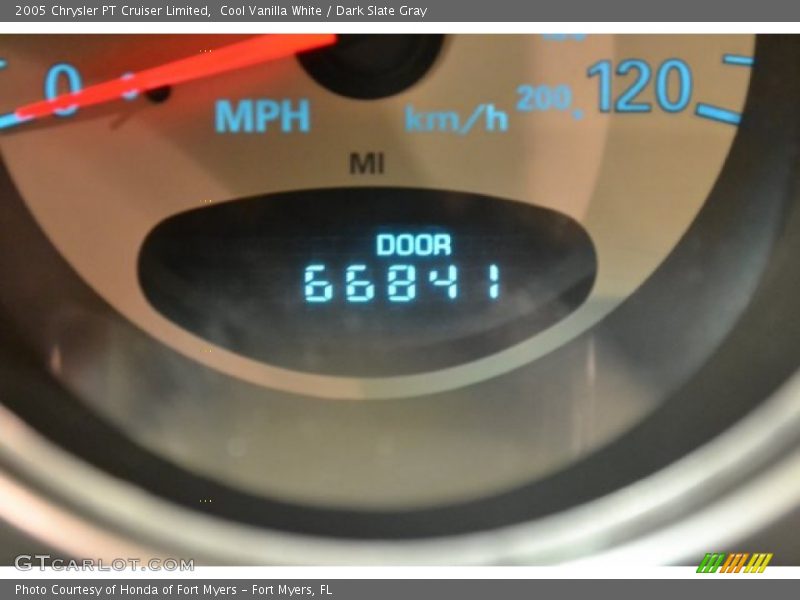 Cool Vanilla White / Dark Slate Gray 2005 Chrysler PT Cruiser Limited