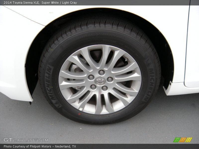 Super White / Light Gray 2014 Toyota Sienna XLE