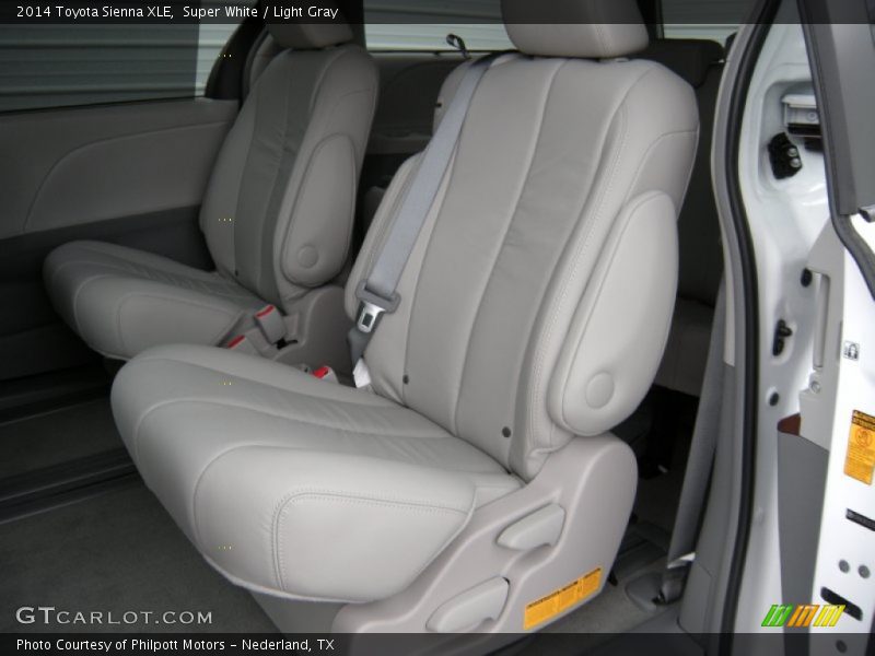 Super White / Light Gray 2014 Toyota Sienna XLE