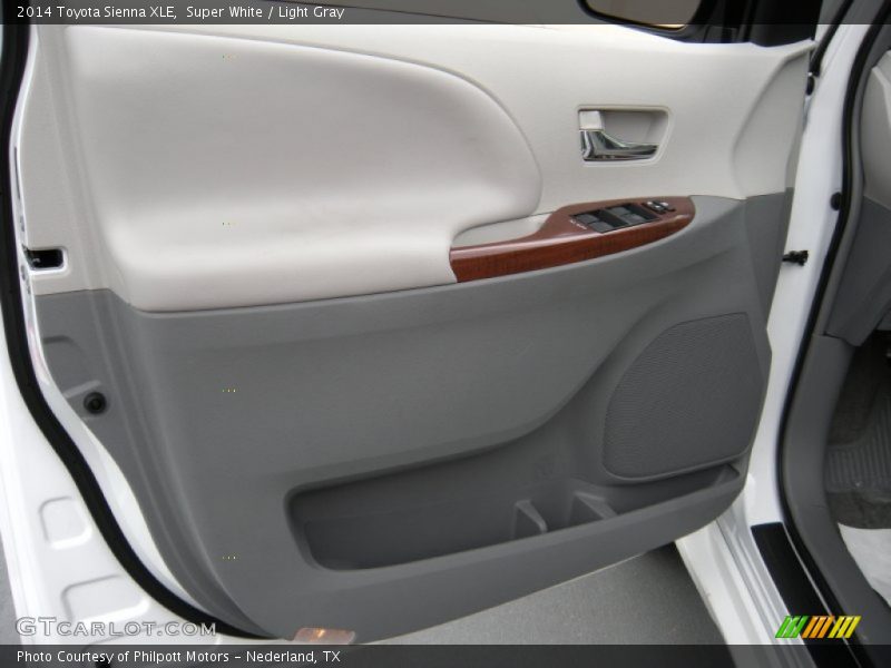 Super White / Light Gray 2014 Toyota Sienna XLE