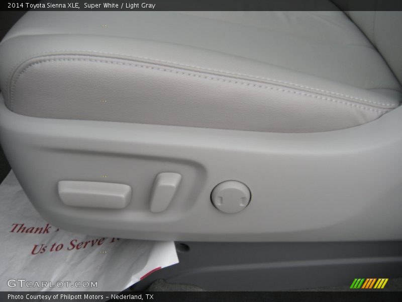 Super White / Light Gray 2014 Toyota Sienna XLE