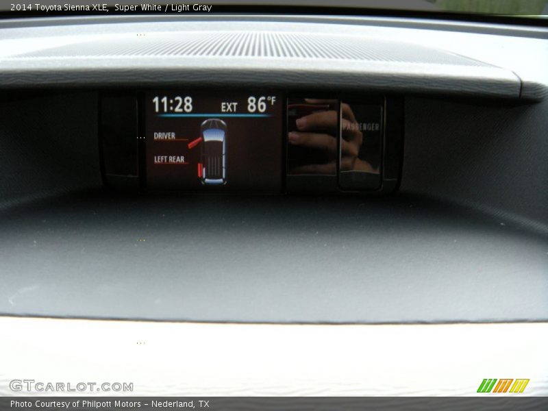 Super White / Light Gray 2014 Toyota Sienna XLE