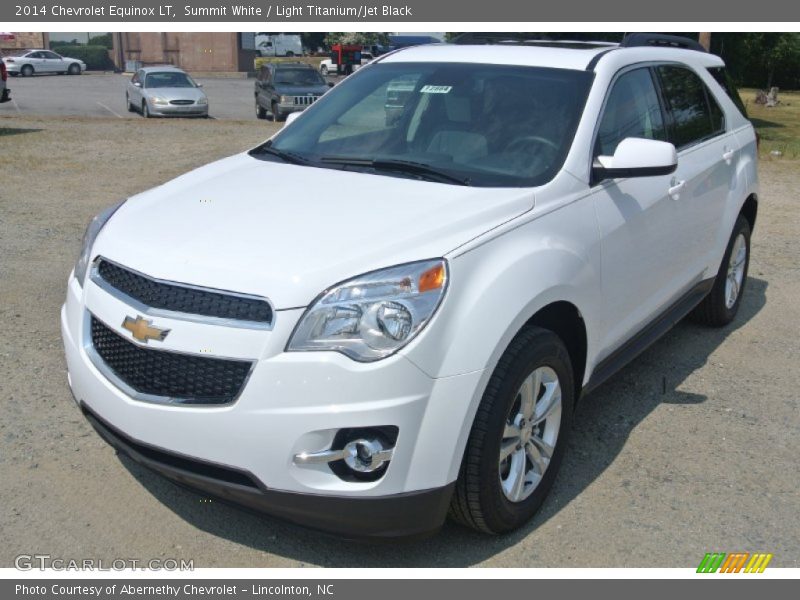 Front 3/4 View of 2014 Equinox LT