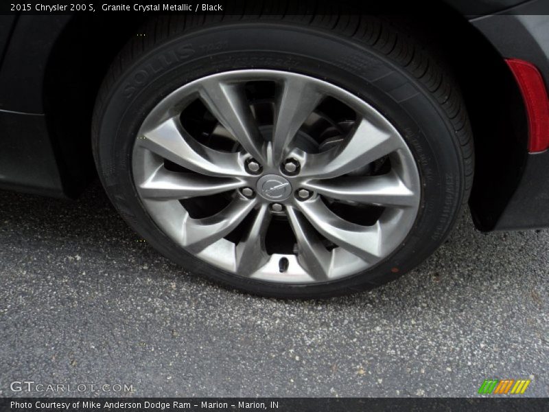 Granite Crystal Metallic / Black 2015 Chrysler 200 S