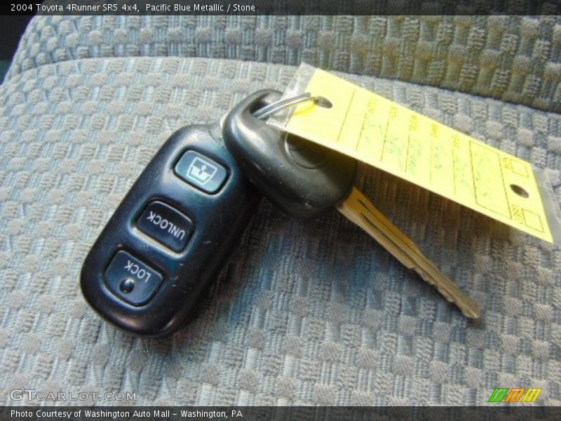 Pacific Blue Metallic / Stone 2004 Toyota 4Runner SR5 4x4