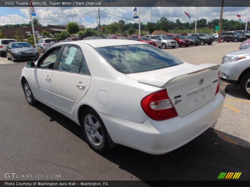 Super White / Dark Charcoal 2002 Toyota Camry SE