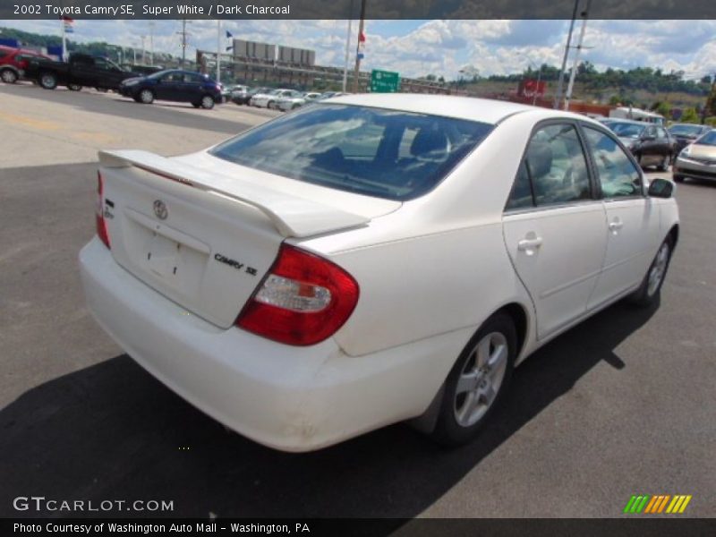 Super White / Dark Charcoal 2002 Toyota Camry SE