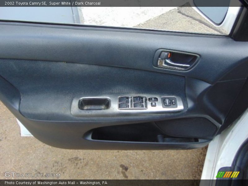 Super White / Dark Charcoal 2002 Toyota Camry SE