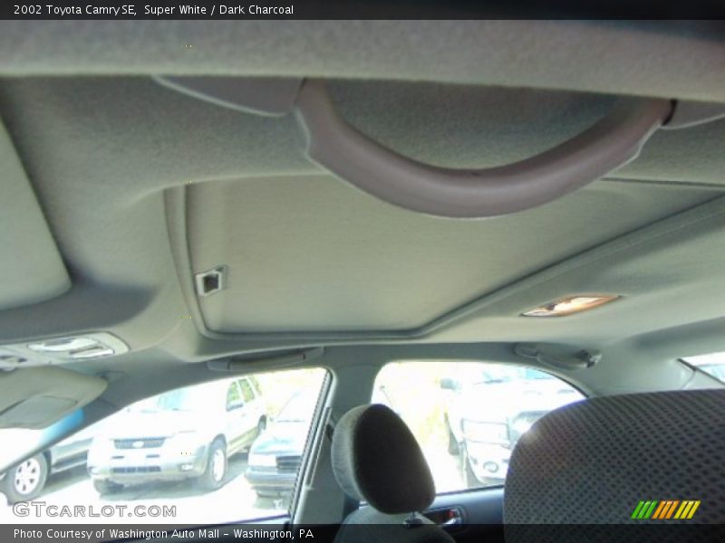 Super White / Dark Charcoal 2002 Toyota Camry SE