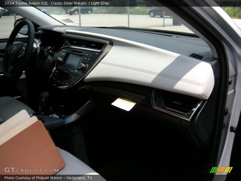Classic Silver Metallic / Light Gray 2014 Toyota Avalon XLE