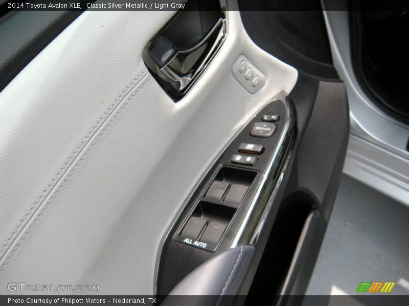 Classic Silver Metallic / Light Gray 2014 Toyota Avalon XLE