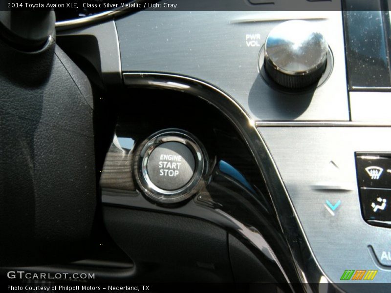 Classic Silver Metallic / Light Gray 2014 Toyota Avalon XLE