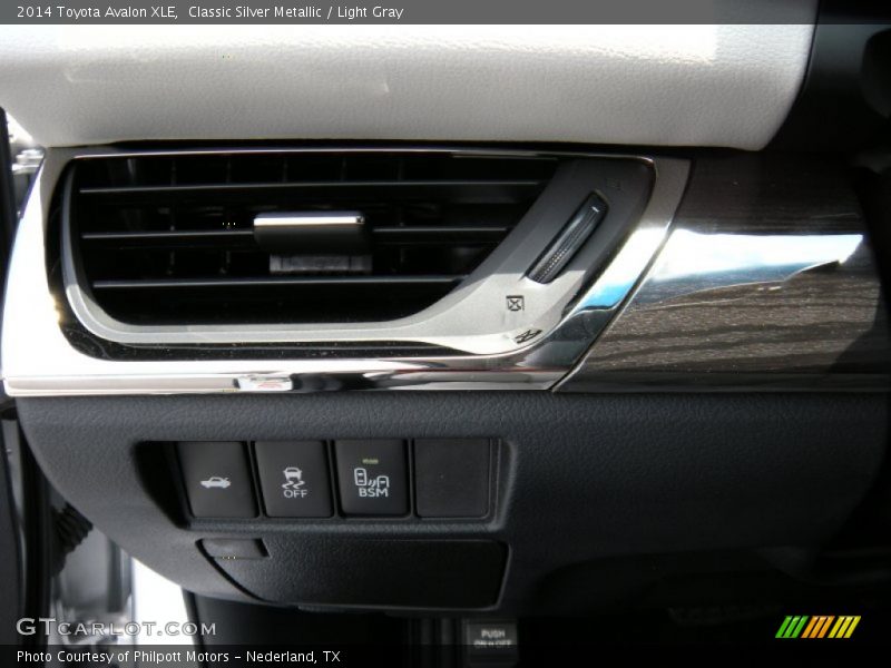 Classic Silver Metallic / Light Gray 2014 Toyota Avalon XLE