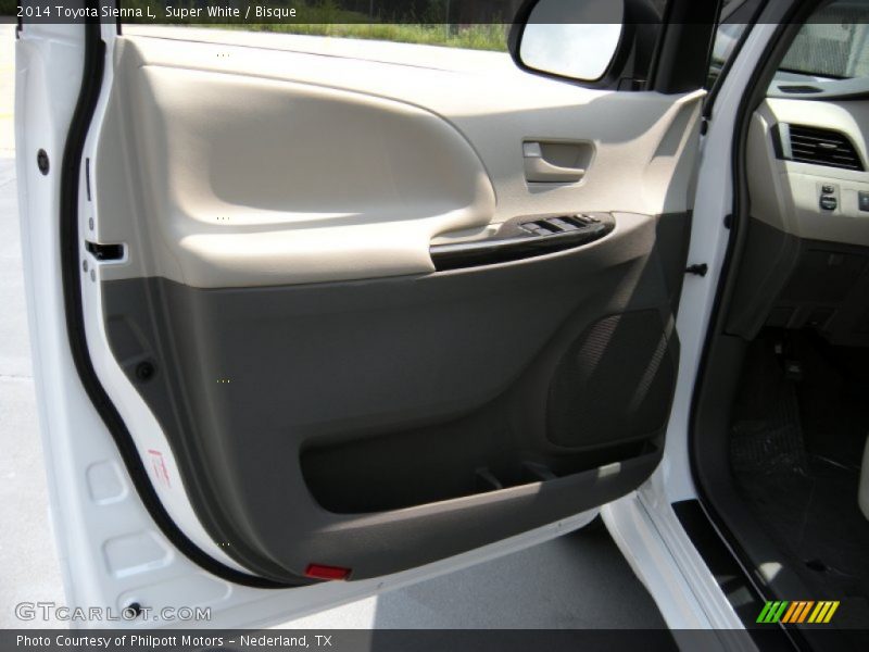 Super White / Bisque 2014 Toyota Sienna L