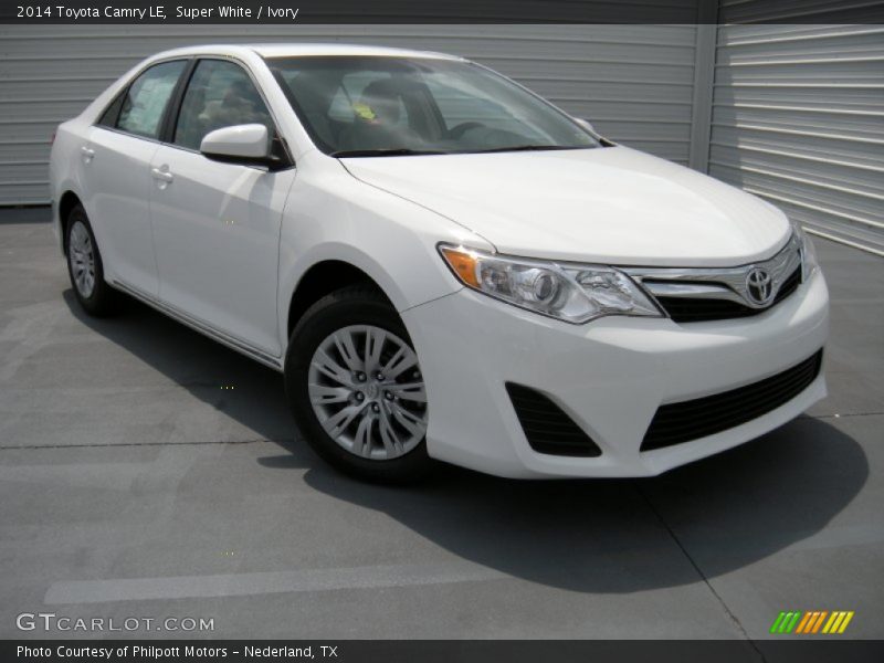 Super White / Ivory 2014 Toyota Camry LE