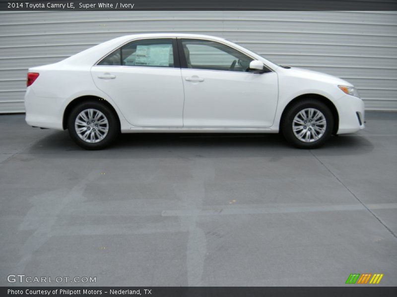 Super White / Ivory 2014 Toyota Camry LE