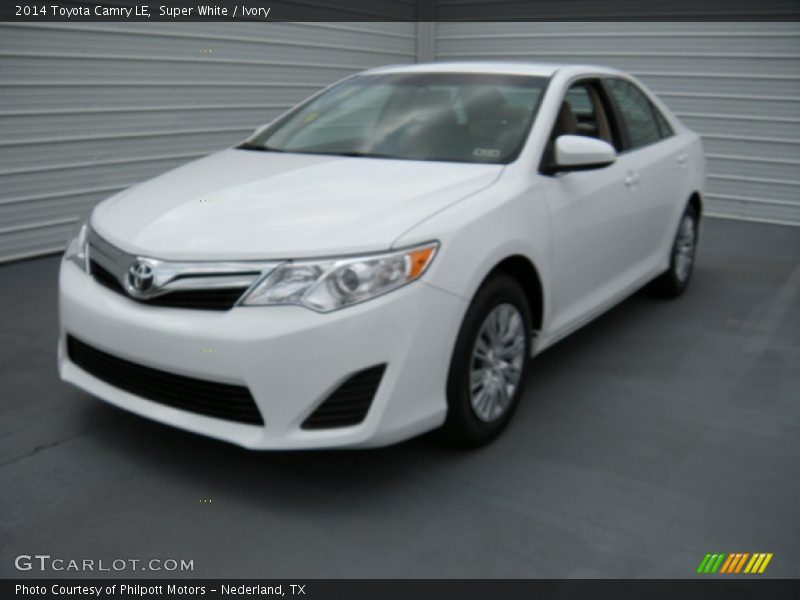 Super White / Ivory 2014 Toyota Camry LE