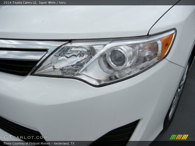 Super White / Ivory 2014 Toyota Camry LE
