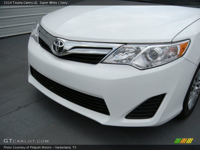 Super White / Ivory 2014 Toyota Camry LE