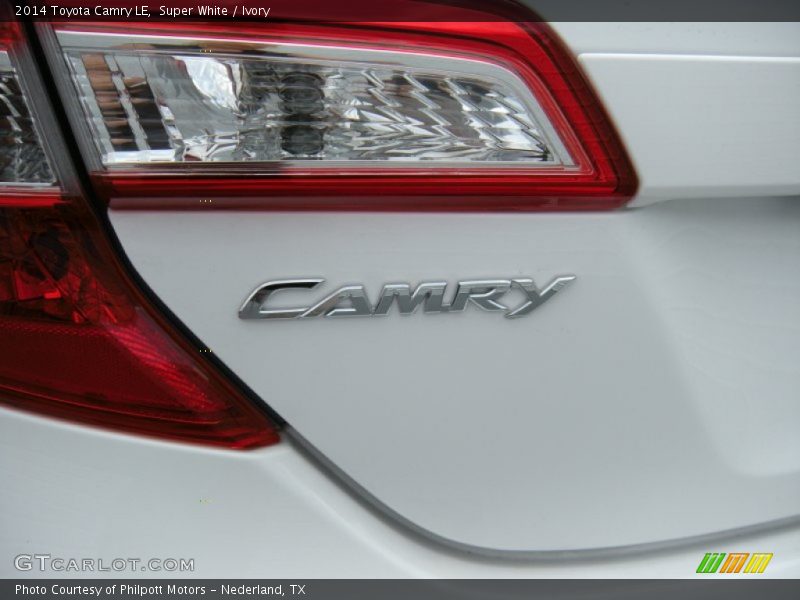 Super White / Ivory 2014 Toyota Camry LE