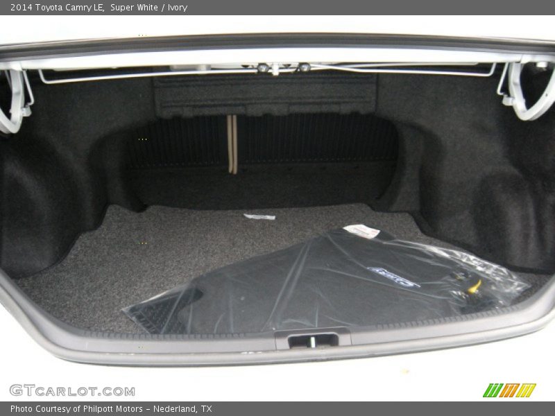 Super White / Ivory 2014 Toyota Camry LE