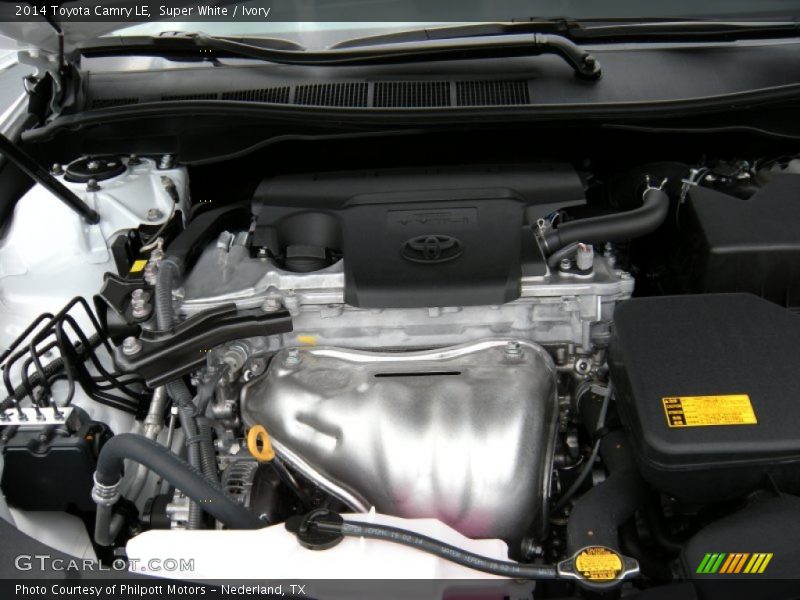 Super White / Ivory 2014 Toyota Camry LE