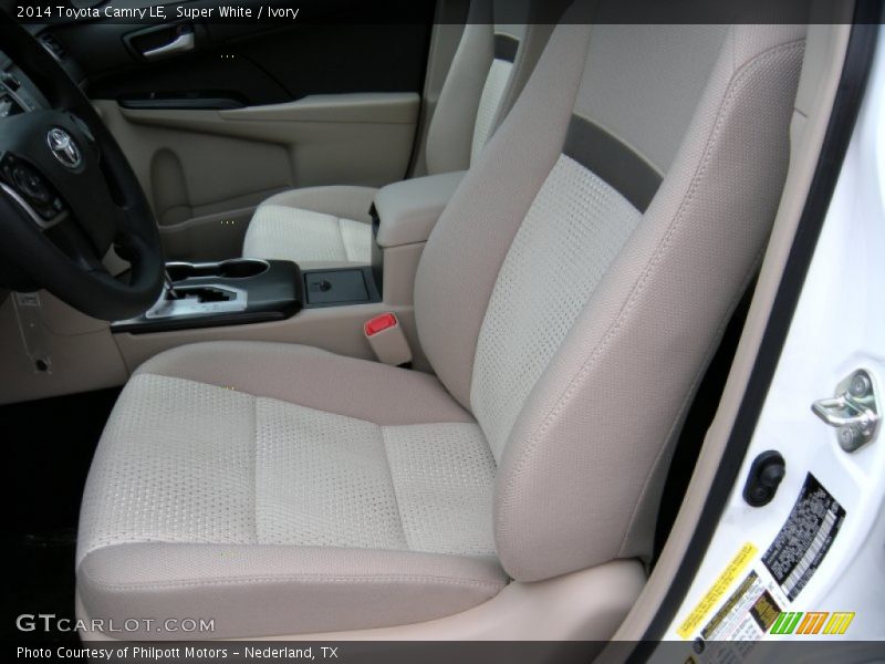 Super White / Ivory 2014 Toyota Camry LE