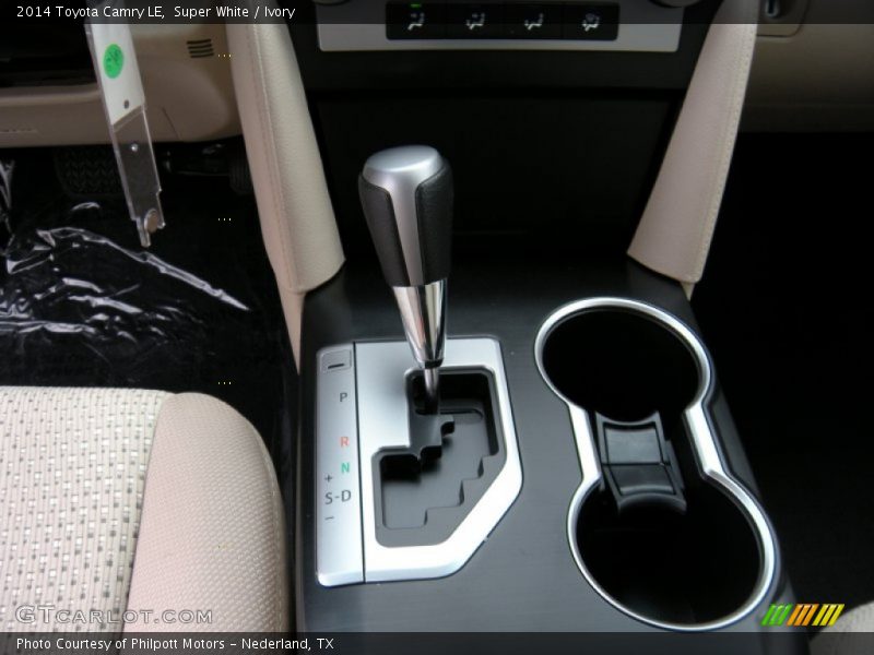 Super White / Ivory 2014 Toyota Camry LE
