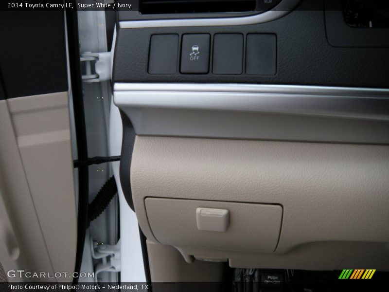 Super White / Ivory 2014 Toyota Camry LE