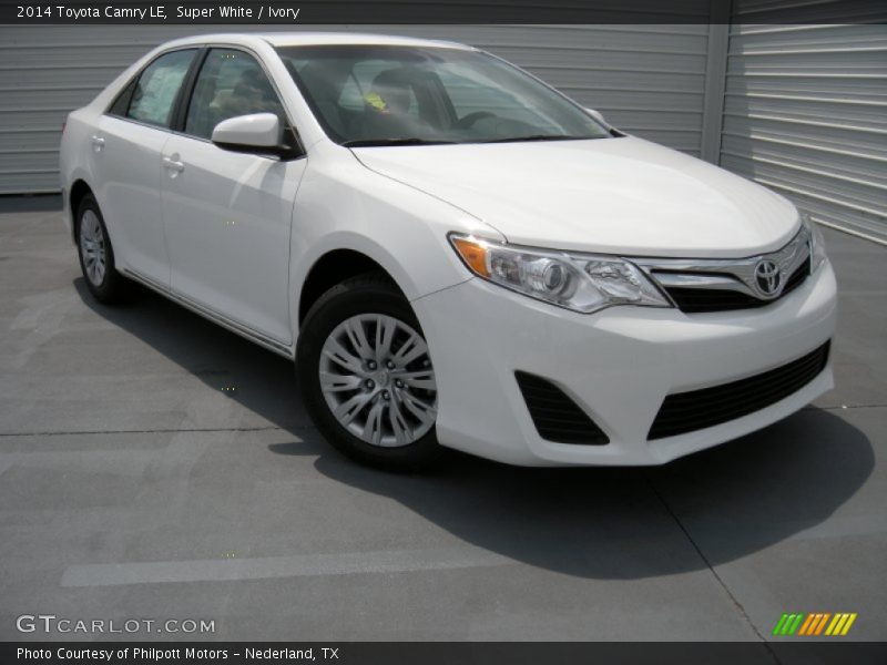 Super White / Ivory 2014 Toyota Camry LE