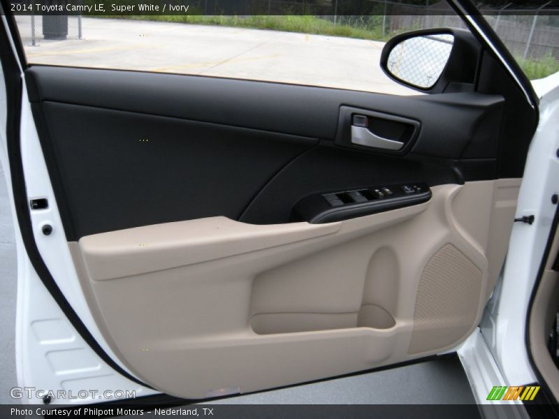 Super White / Ivory 2014 Toyota Camry LE