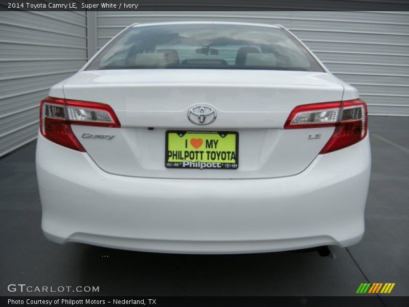 Super White / Ivory 2014 Toyota Camry LE